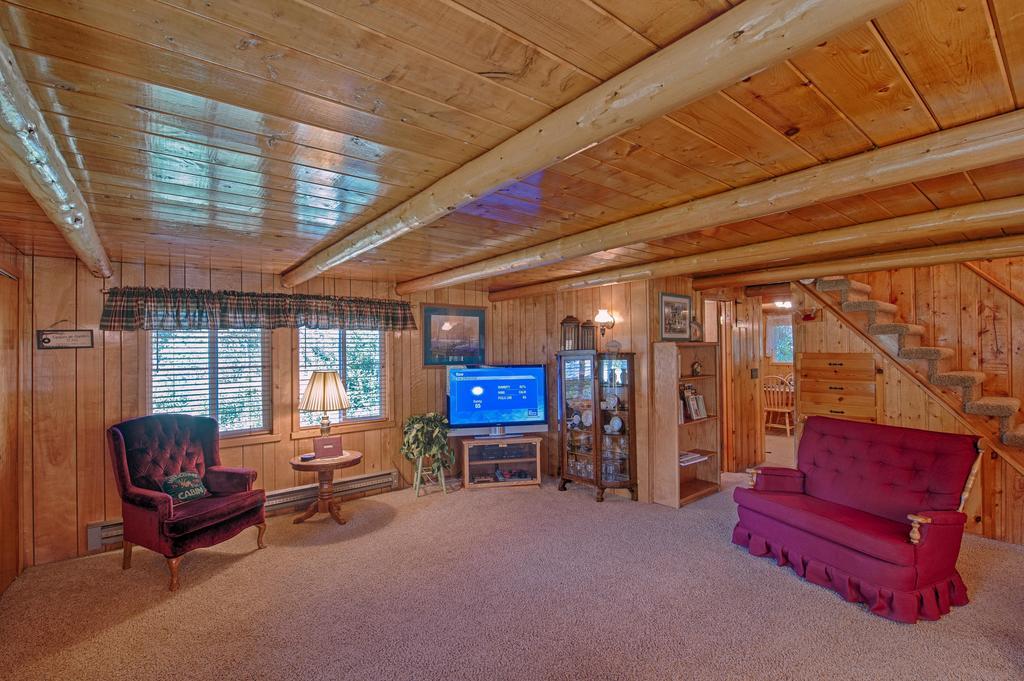 Grandma'S Cabin Yellowstone Vacation Home Island Park Room photo